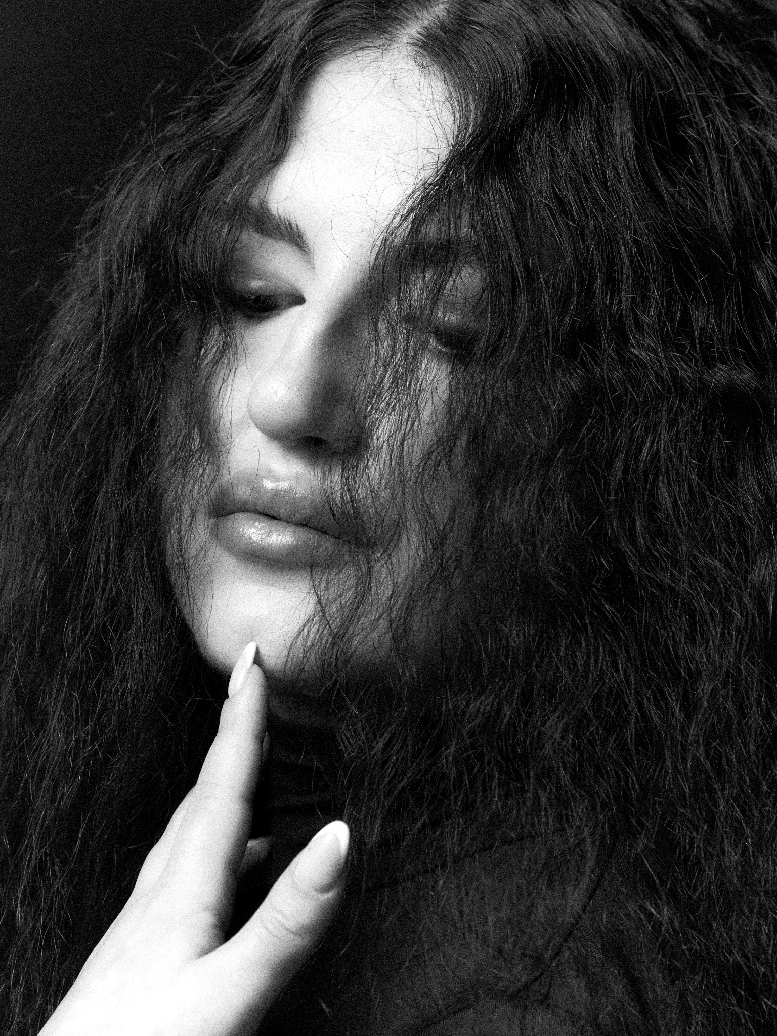 Esperanza Garrido, cantaora flamenca, de perfil.